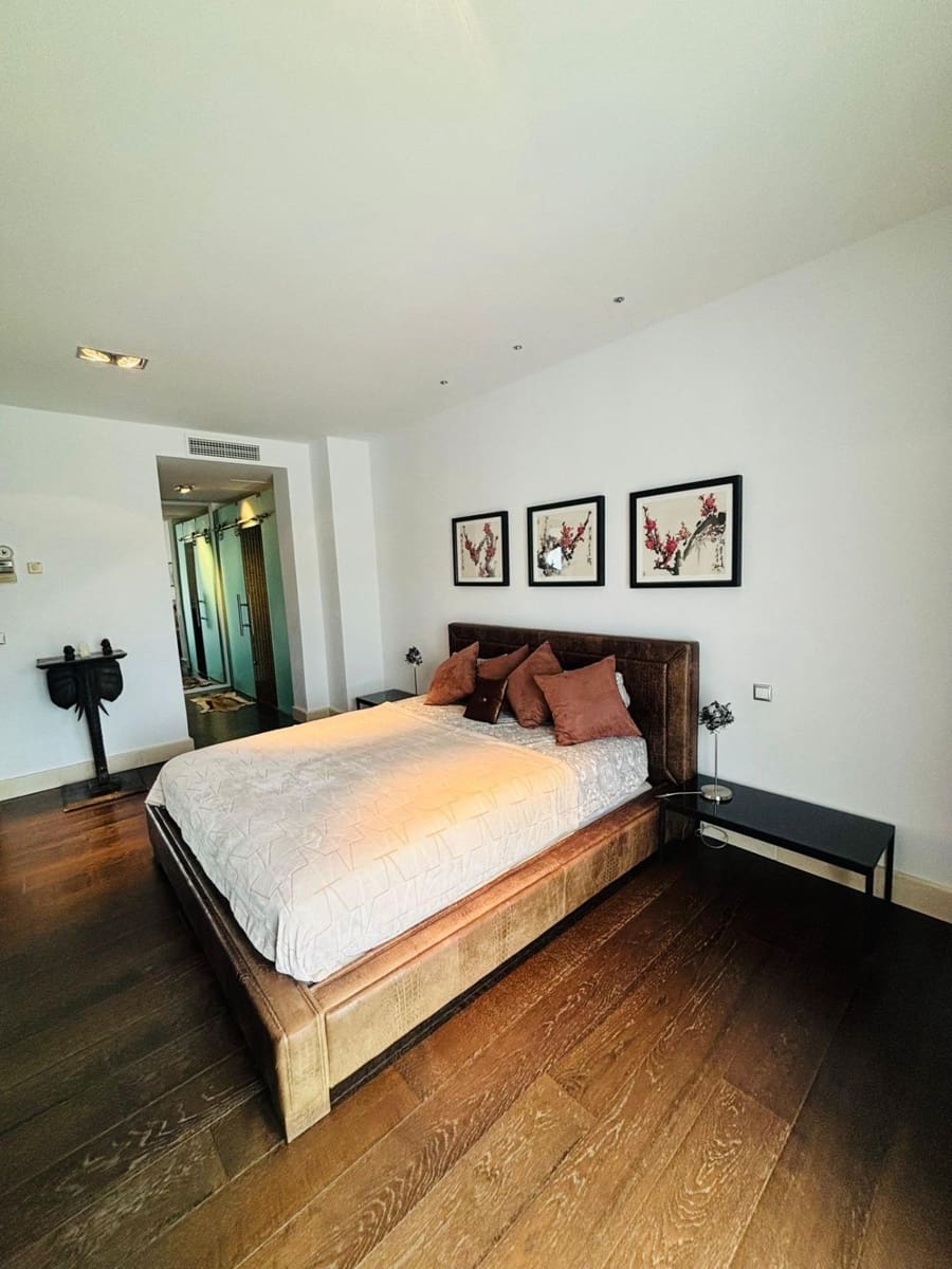 6 bedroom Villa for sale in Sotogrande with pool garage - € 2,695,000 (Ref: 9449428)