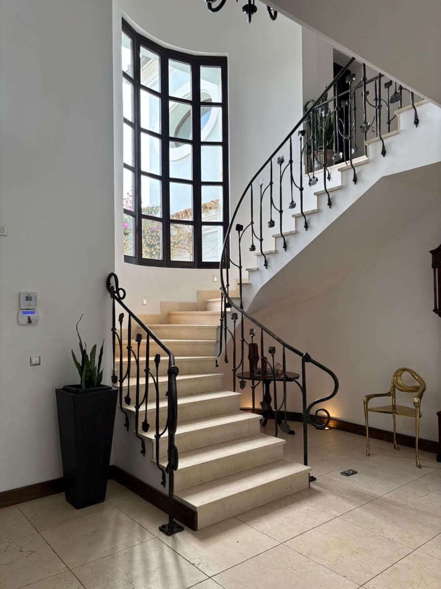 6 bedroom Villa for sale in Sotogrande with pool garage - € 2,695,000 (Ref: 9449428)