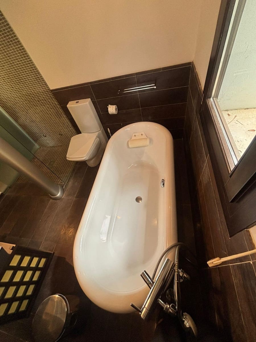 6 bedroom Villa for sale in Sotogrande with pool garage - € 2,695,000 (Ref: 9449428)