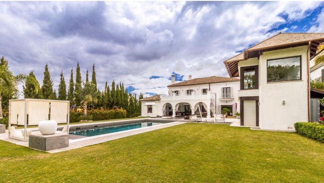 6 bedroom Villa for sale in Sotogrande with pool garage - € 2,695,000 (Ref: 9449428)
