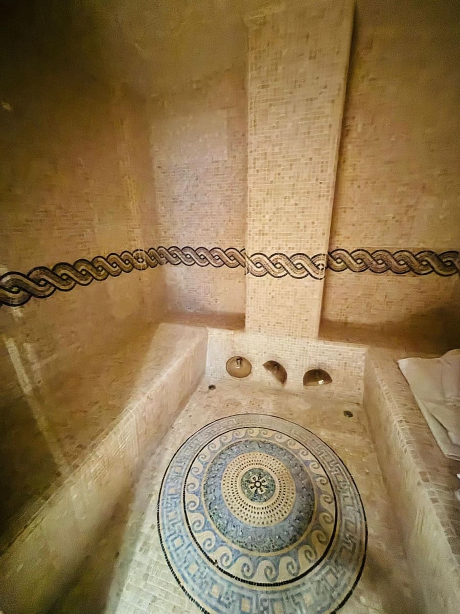 6 bedroom Villa for sale in Sotogrande with pool garage - € 2,695,000 (Ref: 9449428)