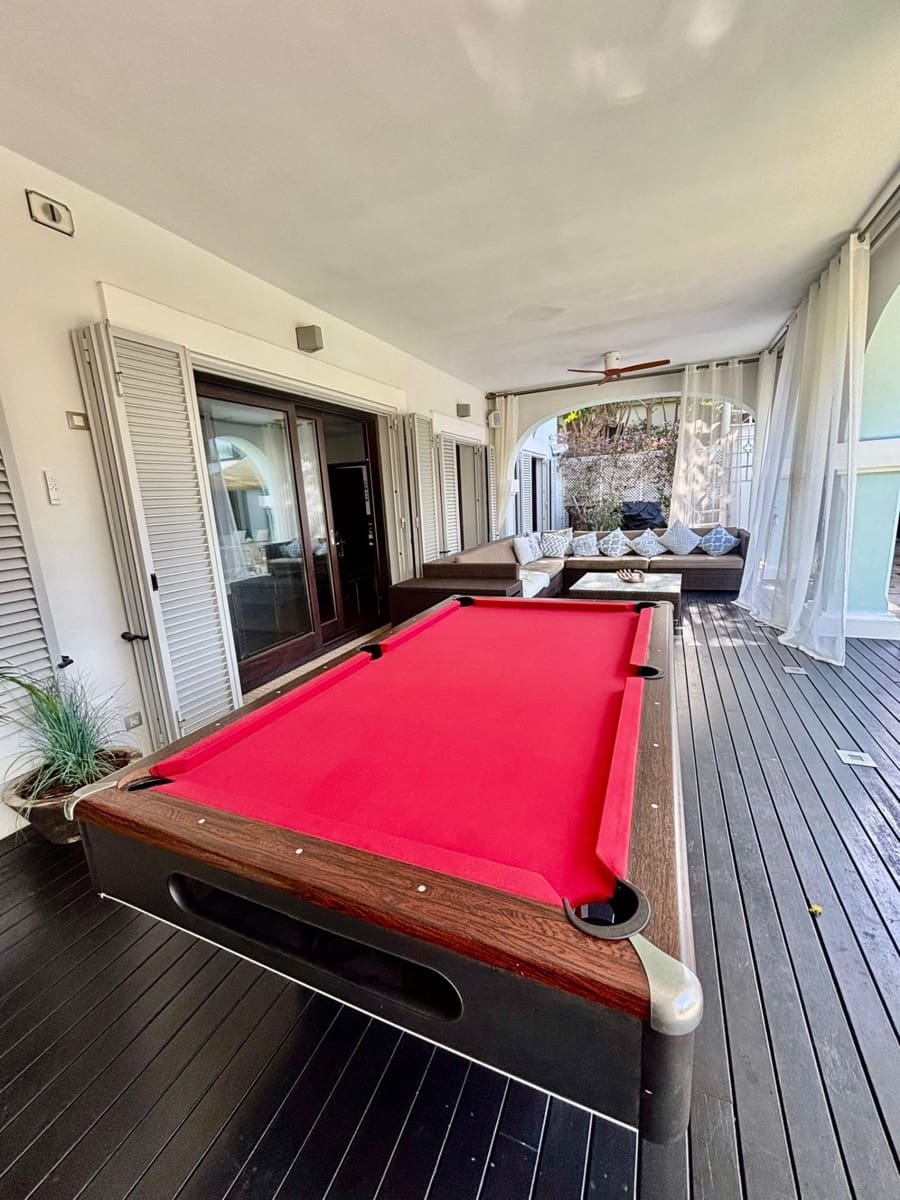 6 bedroom Villa for sale in Sotogrande with pool garage - € 2,695,000 (Ref: 9449428)