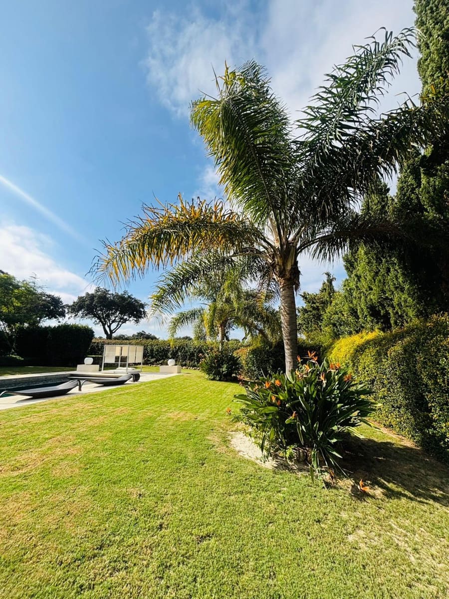 6 bedroom Villa for sale in Sotogrande with pool garage - € 2,695,000 (Ref: 9449428)