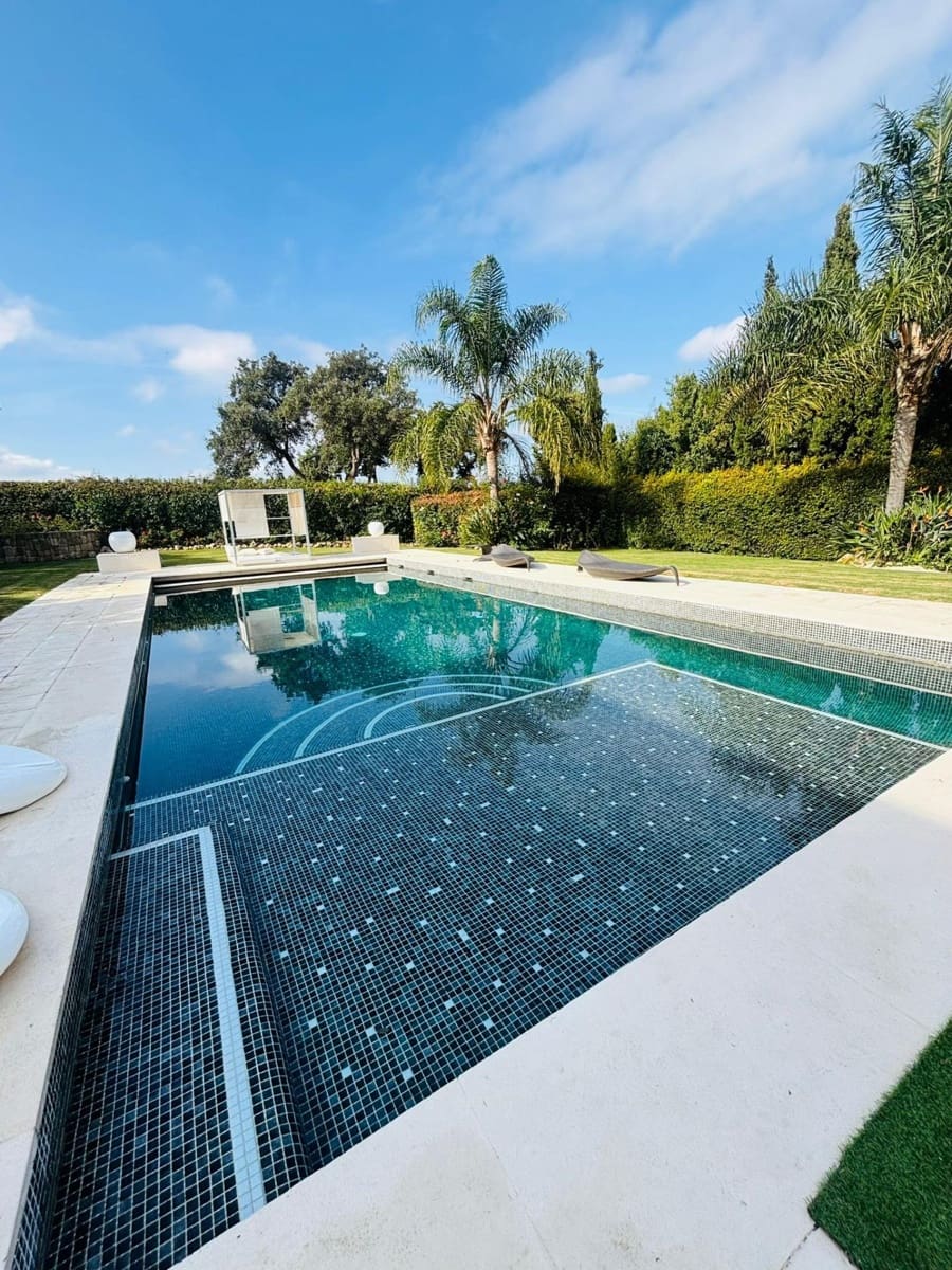 6 bedroom Villa for sale in Sotogrande with pool garage - € 2,695,000 (Ref: 9449428)