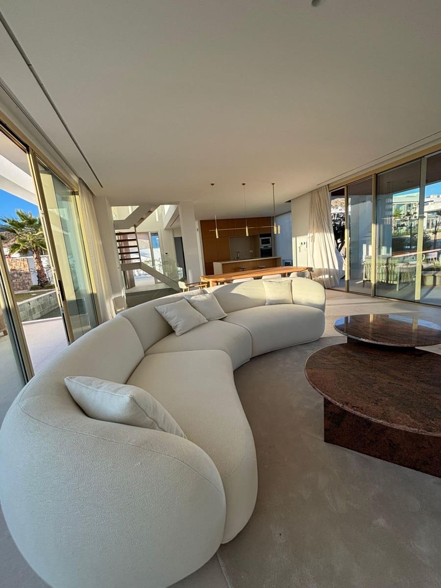 6 bedroom Villa for sale in Fuengirola with pool garage - € 2,580,000 (Ref: 9449429)