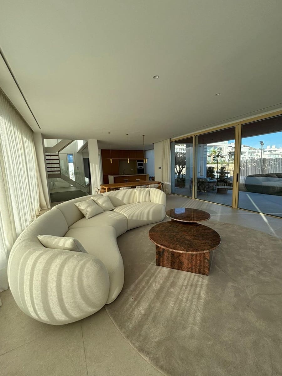 6 bedroom Villa for sale in Fuengirola with pool garage - € 2,580,000 (Ref: 9449429)