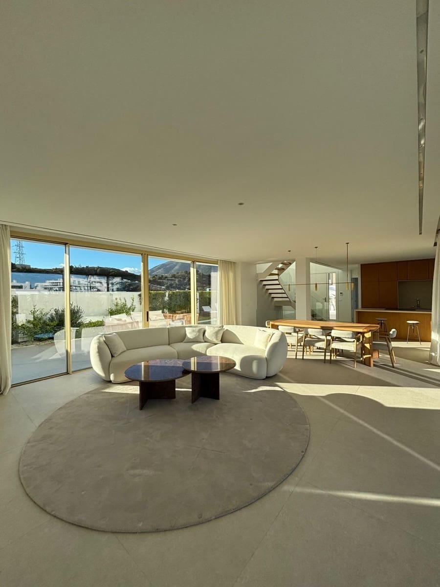 6 bedroom Villa for sale in Fuengirola with pool garage - € 2,580,000 (Ref: 9449429)