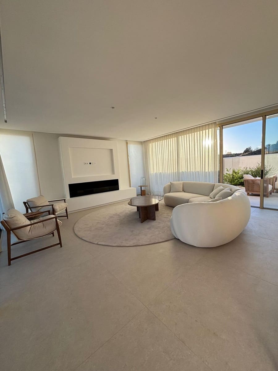 6 bedroom Villa for sale in Fuengirola with pool garage - € 2,580,000 (Ref: 9449429)