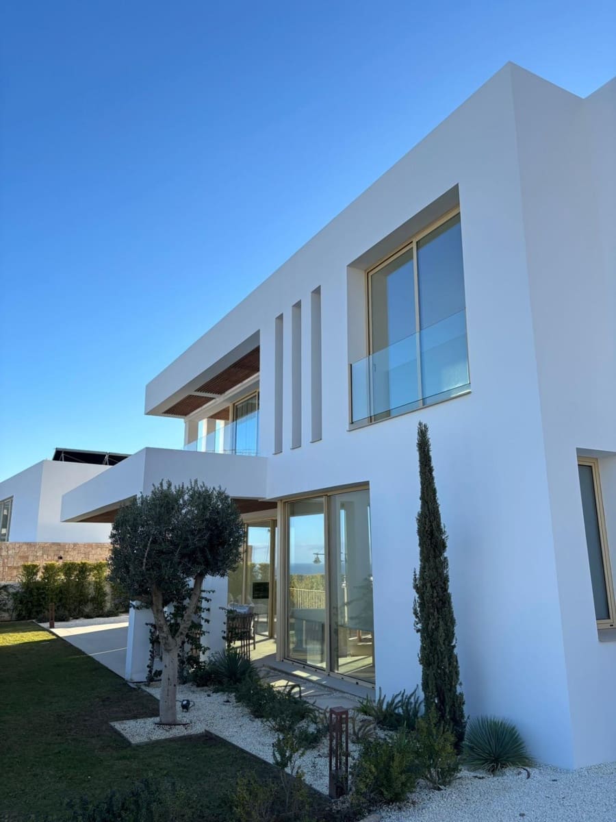 6 bedroom Villa for sale in Fuengirola with pool garage - € 2,580,000 (Ref: 9449429)