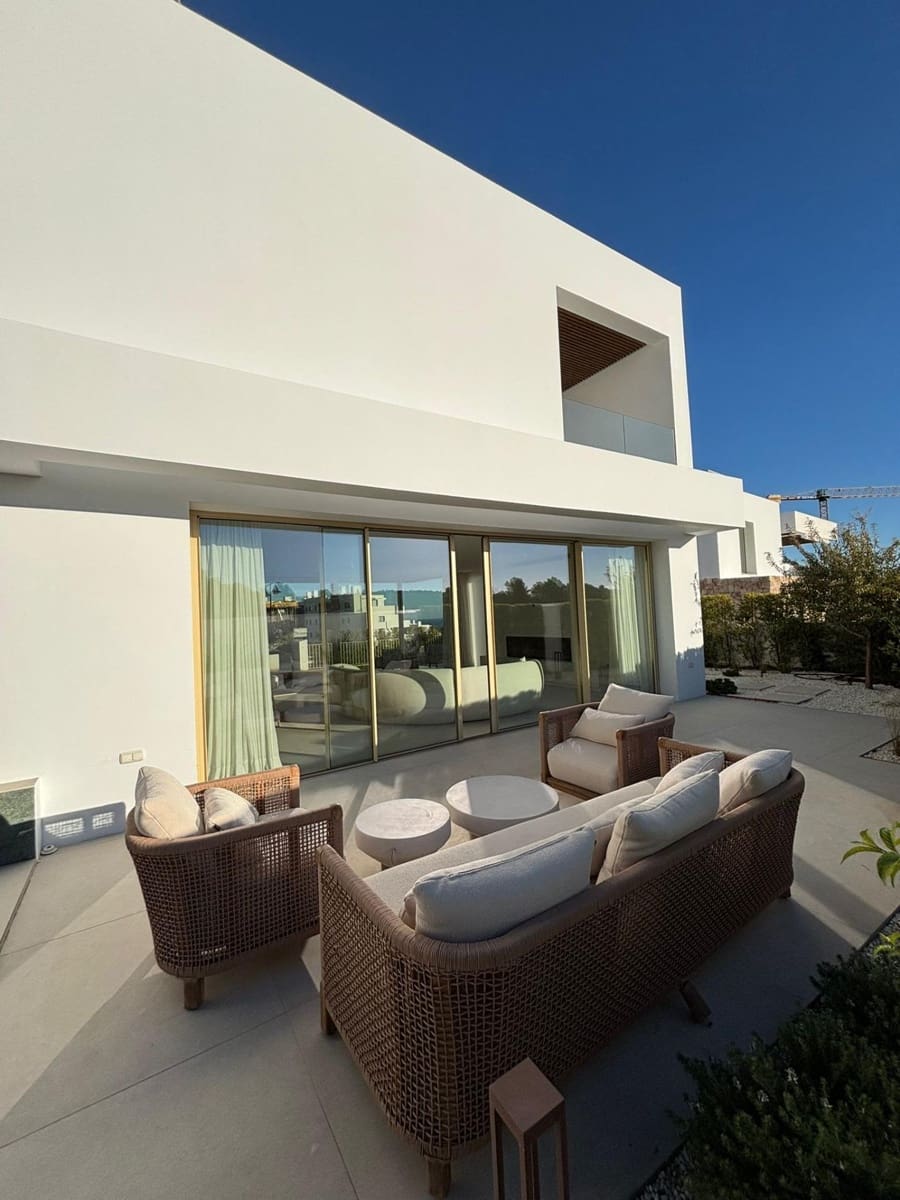 6 bedroom Villa for sale in Fuengirola with pool garage - € 2,580,000 (Ref: 9449429)