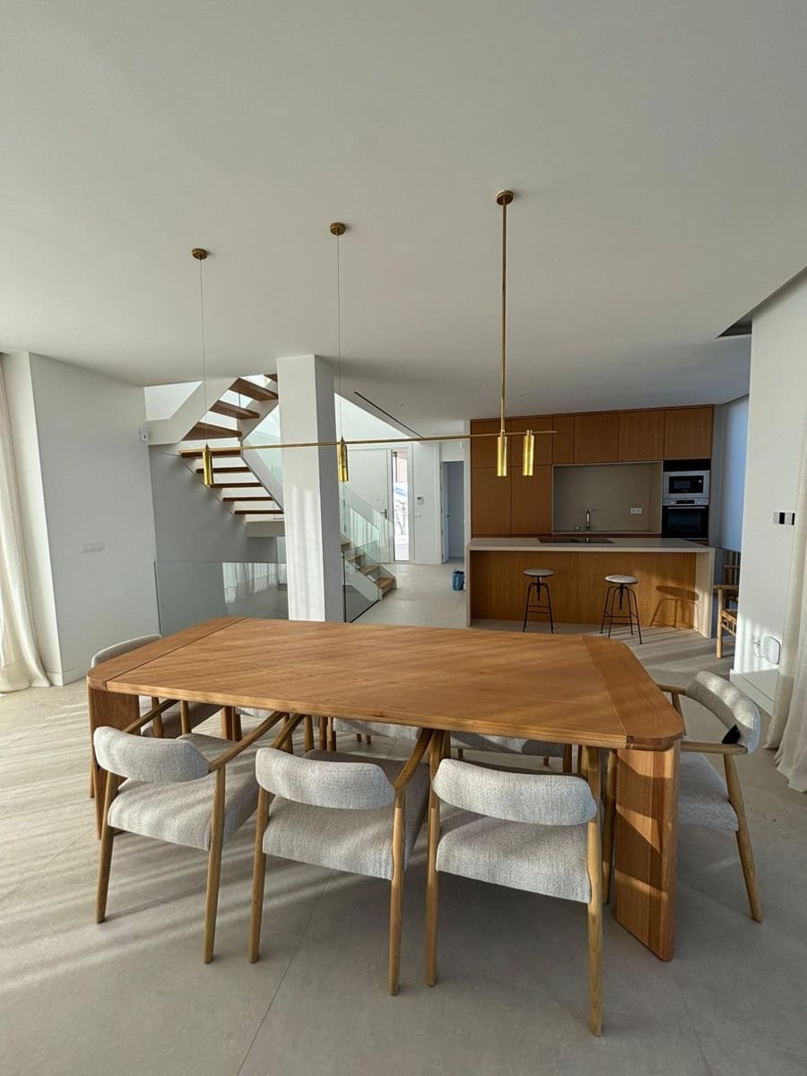 6 bedroom Villa for sale in Fuengirola with pool garage - € 2,580,000 (Ref: 9449429)