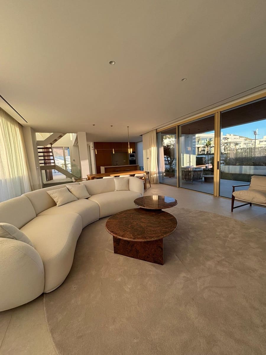 6 bedroom Villa for sale in Fuengirola with pool garage - € 2,580,000 (Ref: 9449429)