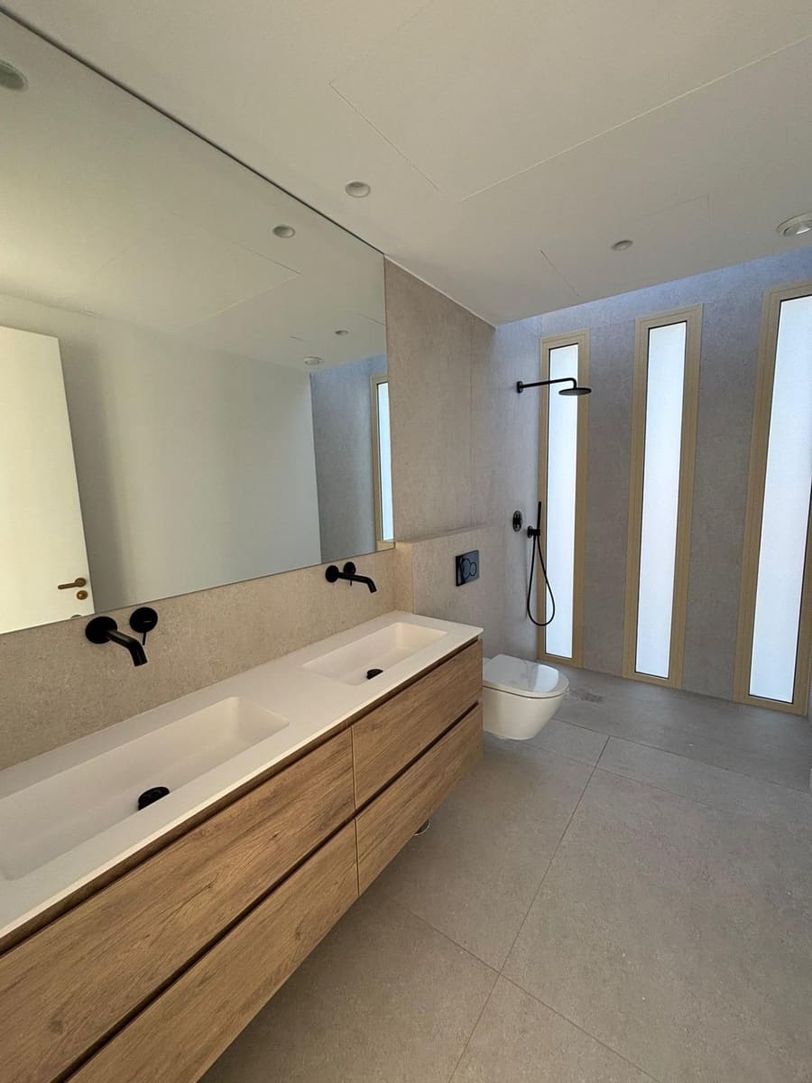 6 bedroom Villa for sale in Fuengirola with pool garage - € 2,580,000 (Ref: 9449429)