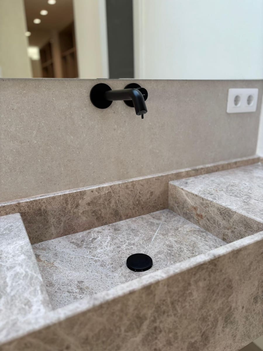 6 bedroom Villa for sale in Fuengirola with pool garage - € 2,580,000 (Ref: 9449429)