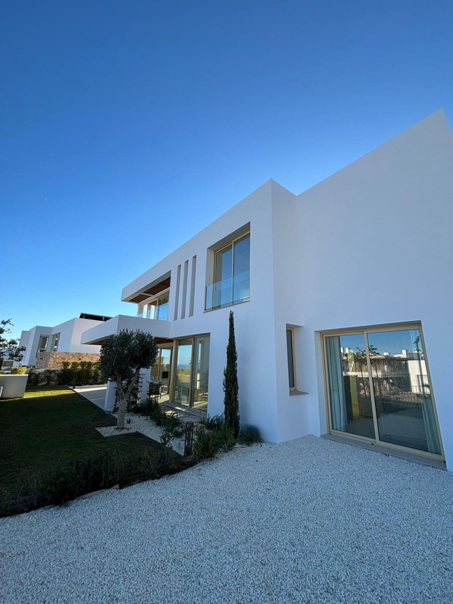 6 bedroom Villa for sale in Fuengirola with pool garage - € 2,580,000 (Ref: 9449429)