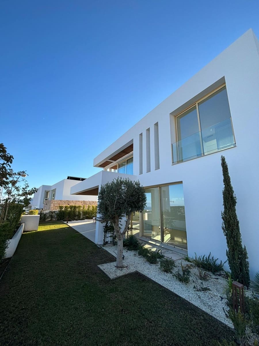 6 bedroom Villa for sale in Fuengirola with pool garage - € 2,580,000 (Ref: 9449429)