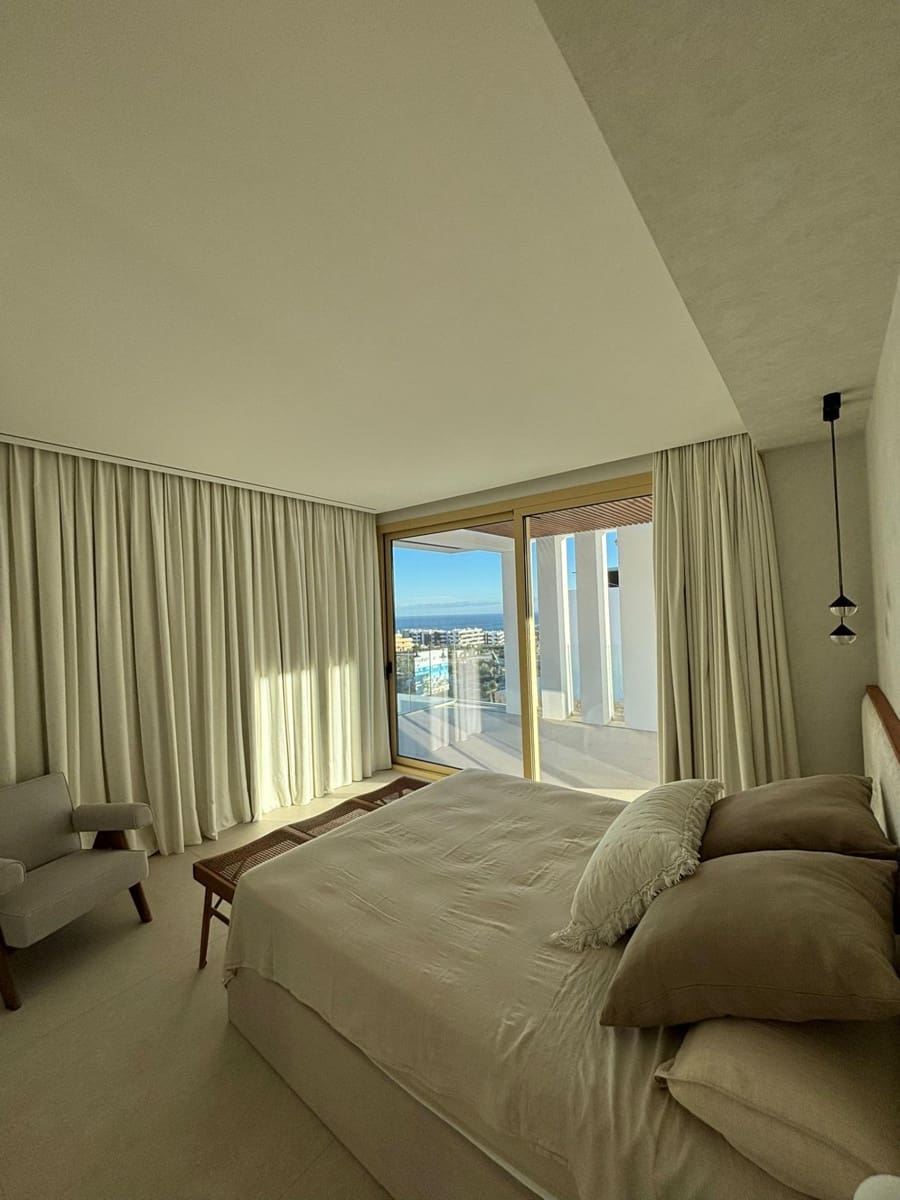 6 bedroom Villa for sale in Fuengirola with pool garage - € 2,580,000 (Ref: 9449429)