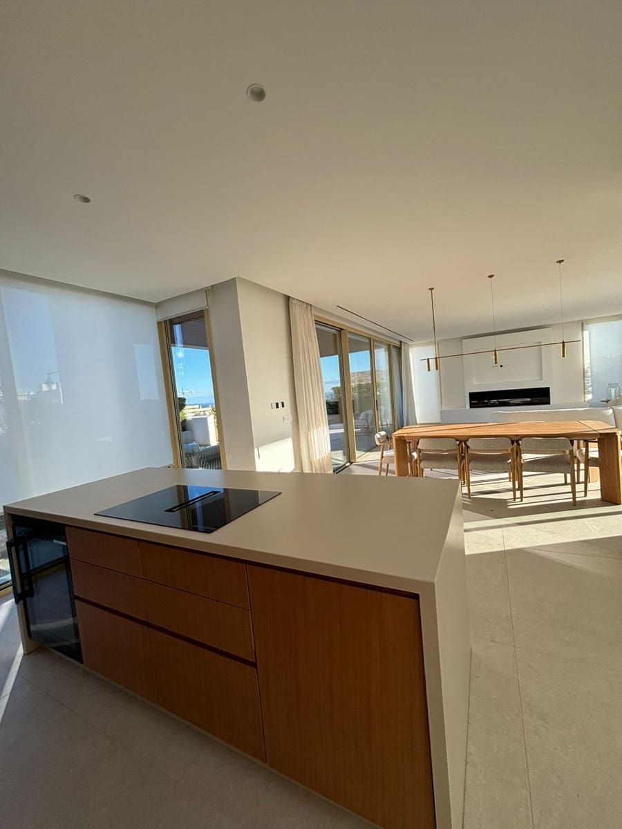 6 bedroom Villa for sale in Fuengirola with pool garage - € 2,580,000 (Ref: 9449429)