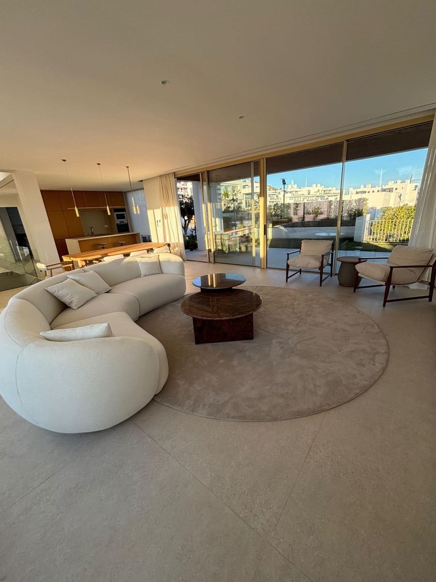 6 bedroom Villa for sale in Fuengirola with pool garage - € 2,580,000 (Ref: 9449429)