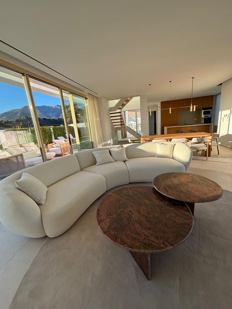 6 bedroom Villa for sale in Fuengirola with pool garage - € 2,580,000 (Ref: 9449429)