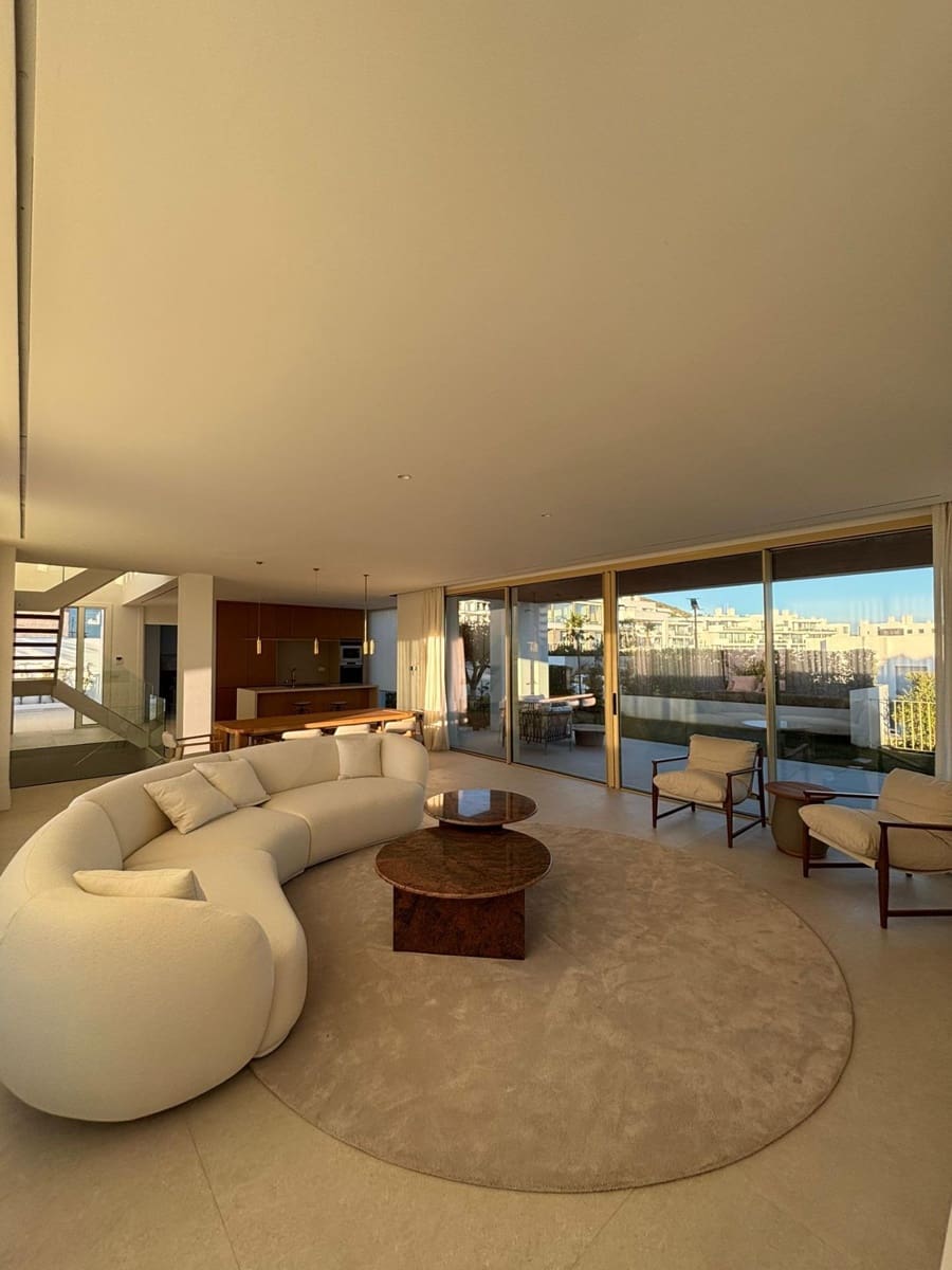 6 bedroom Villa for sale in Fuengirola with pool garage - € 2,580,000 (Ref: 9449429)