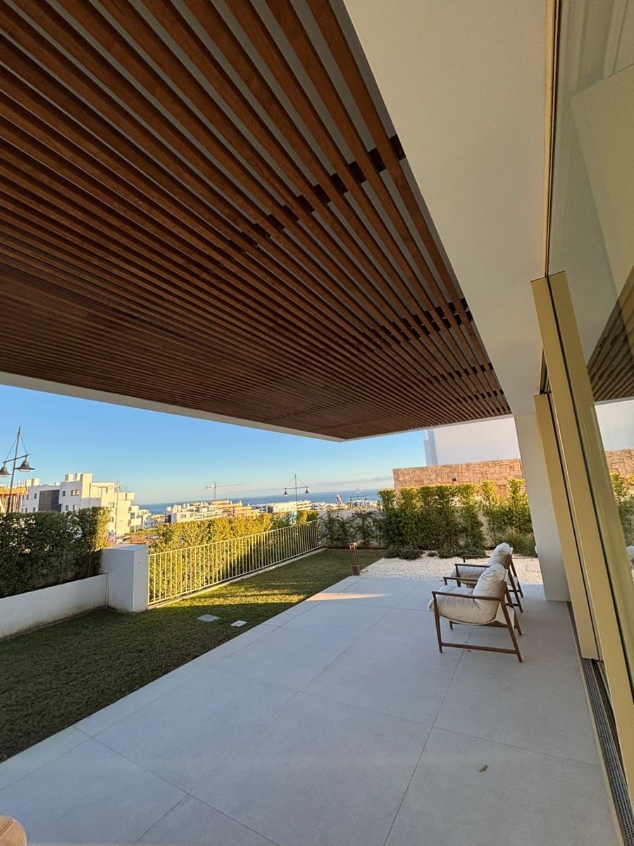 6 bedroom Villa for sale in Fuengirola with pool garage - € 2,580,000 (Ref: 9449429)