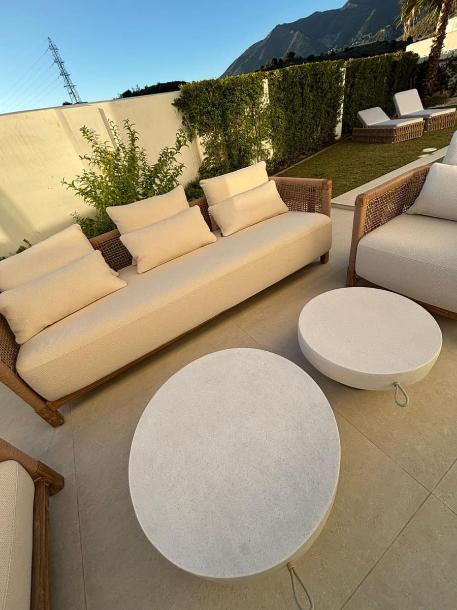 6 bedroom Villa for sale in Fuengirola with pool garage - € 2,580,000 (Ref: 9449429)