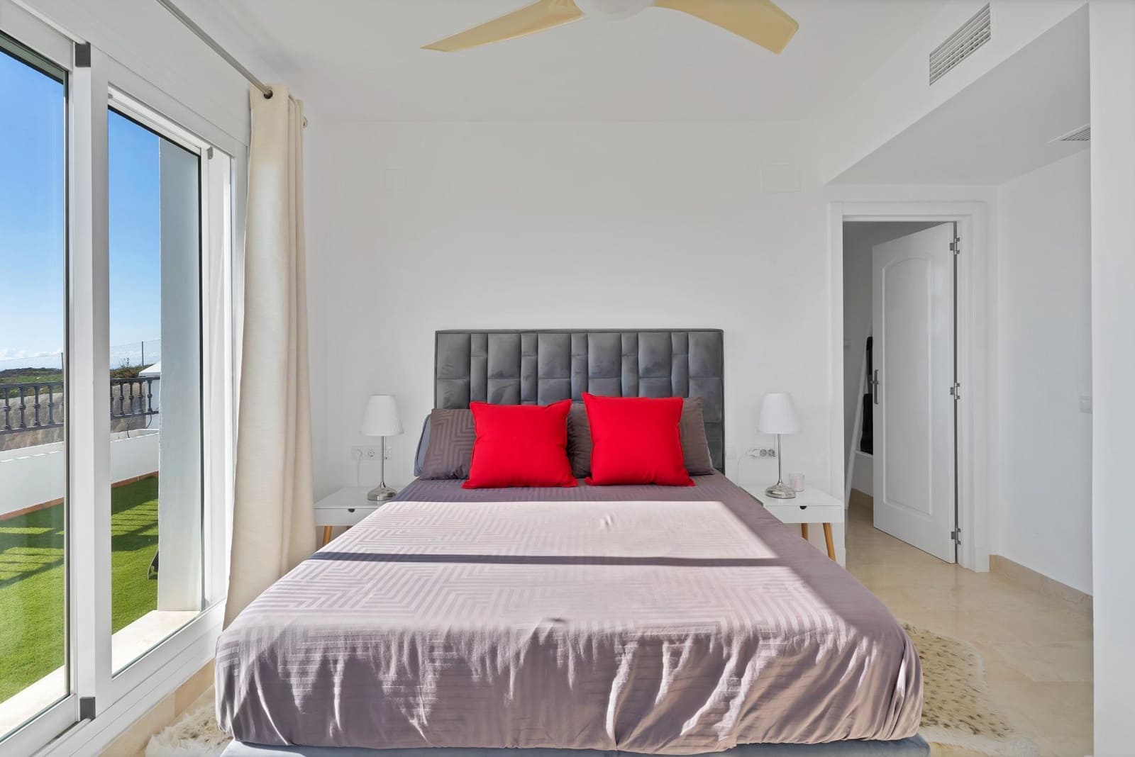 2 sovrum Takvåning till salu i Sitio de Calahonda med pool garage - 795 000 € (Ref: 9456383)