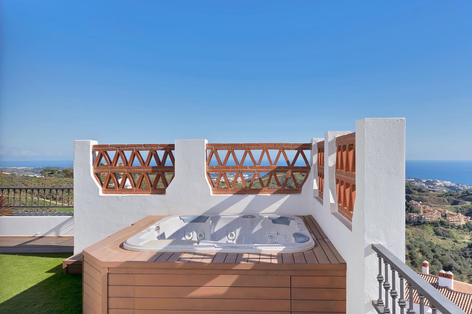 2 sovrum Takvåning till salu i Sitio de Calahonda med pool garage - 795 000 € (Ref: 9456383)