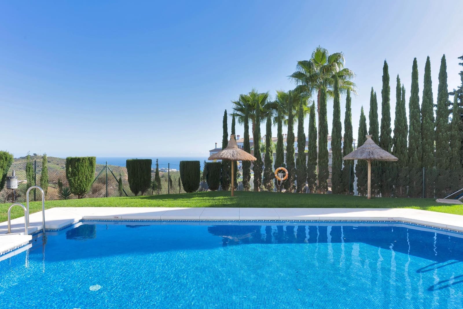 2 sovrum Takvåning till salu i Sitio de Calahonda med pool garage - 795 000 € (Ref: 9456383)