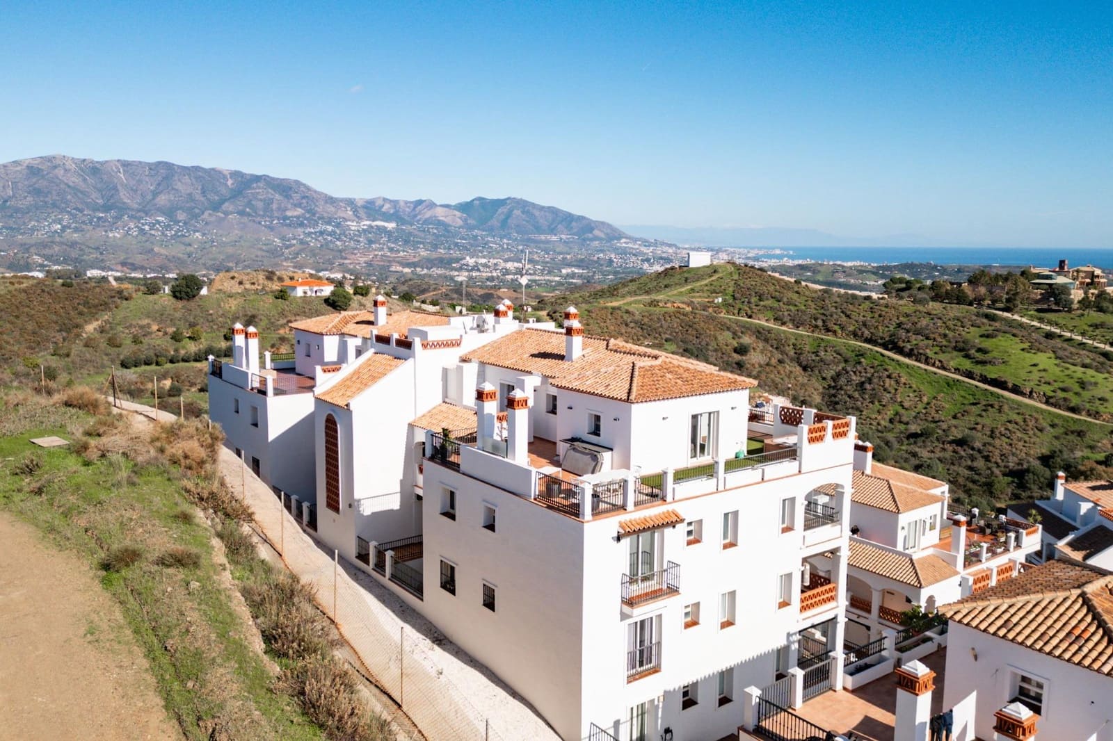 2 sovrum Takvåning till salu i Sitio de Calahonda med pool garage - 795 000 € (Ref: 9456383)