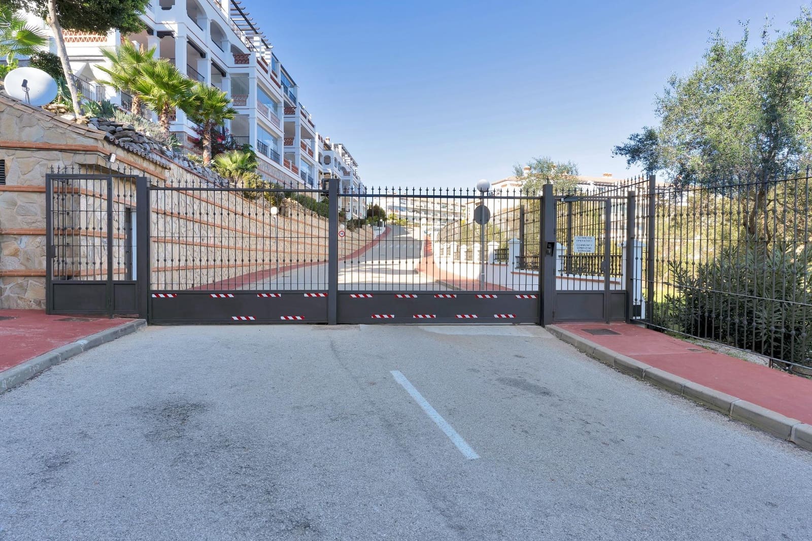 2 sovrum Takvåning till salu i Sitio de Calahonda med pool garage - 795 000 € (Ref: 9456383)