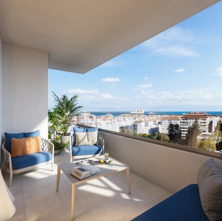 Apartamento de 3 habitaciones en Fuengirola en venta con piscina garaje - 360.950 € (Ref: 9456386)