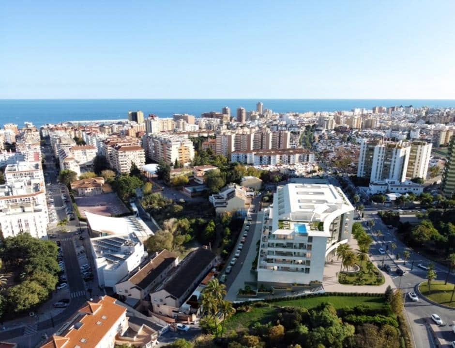 Apartamento de 3 habitaciones en Fuengirola en venta con piscina garaje - 360.950 € (Ref: 9456386)