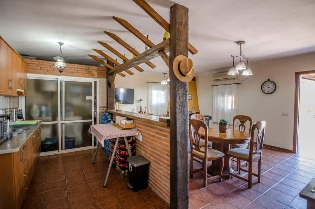 2 soverom Finca/Herregård til salgs i Entrerrios med garasje - € 510 900 (Ref: 9456389)