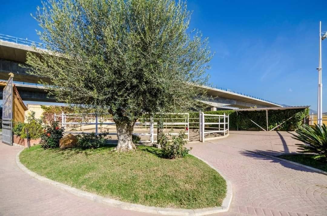 2 soverom Finca/Herregård til salgs i Entrerrios med garasje - € 510 900 (Ref: 9456389)