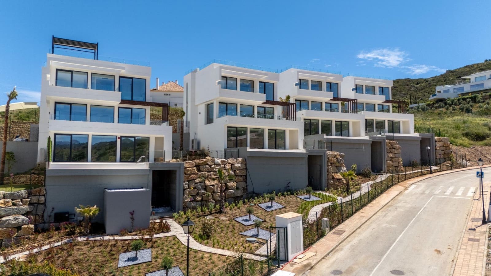 5 makuuhuone Huvila myytävänä paikassa La Cala de Mijas mukana uima-altaan 
autotalli - 1 150 000 € (Ref: 9456390)