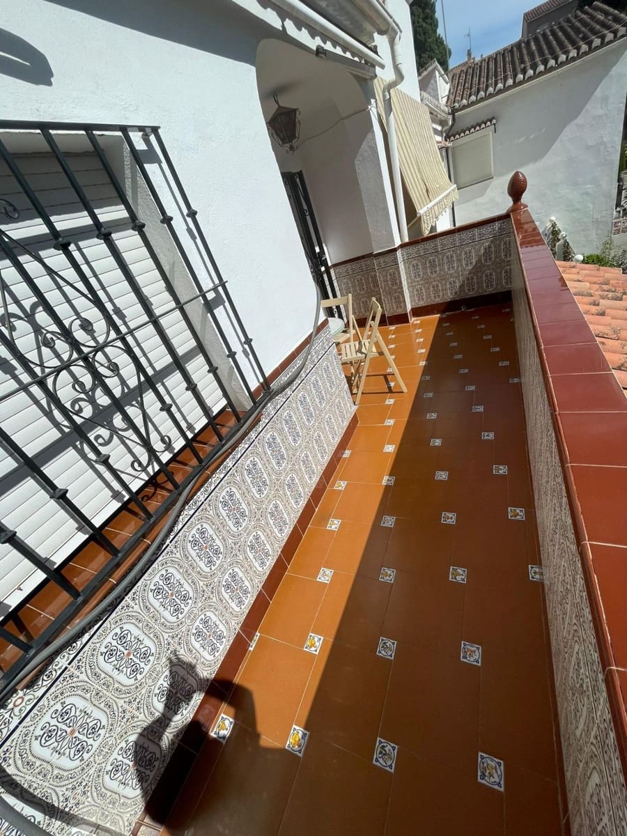 4 slaapkamer Halfvrijstaande villa te koop in Mijas Costa - € 399.000 (Ref: 9456408)