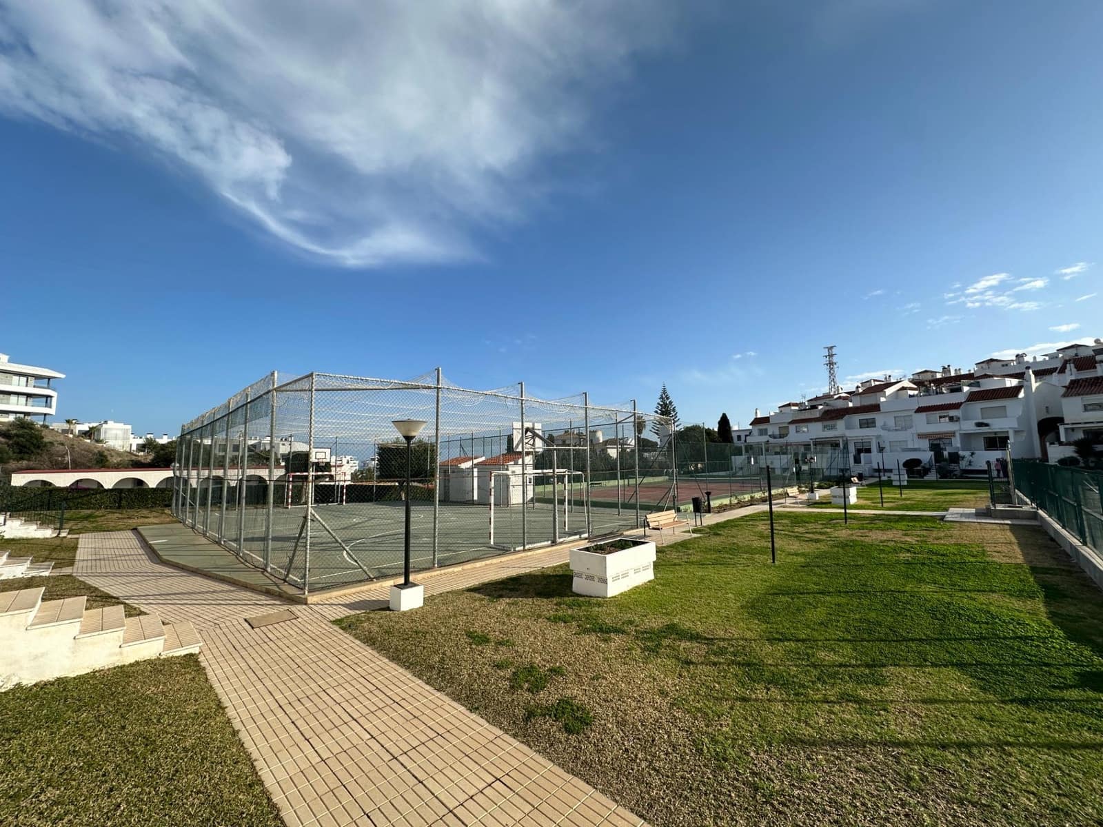 3 soverom Kjedet enebolig til salgs i Mijas med svømmebasseng - € 450 000 (Ref: 9456409)