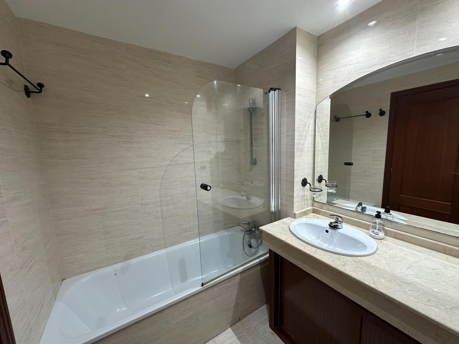 2 quarto Apartamento para arrendar em Fuengirola com piscina garagem - 1 300 € (Ref: 9466030)