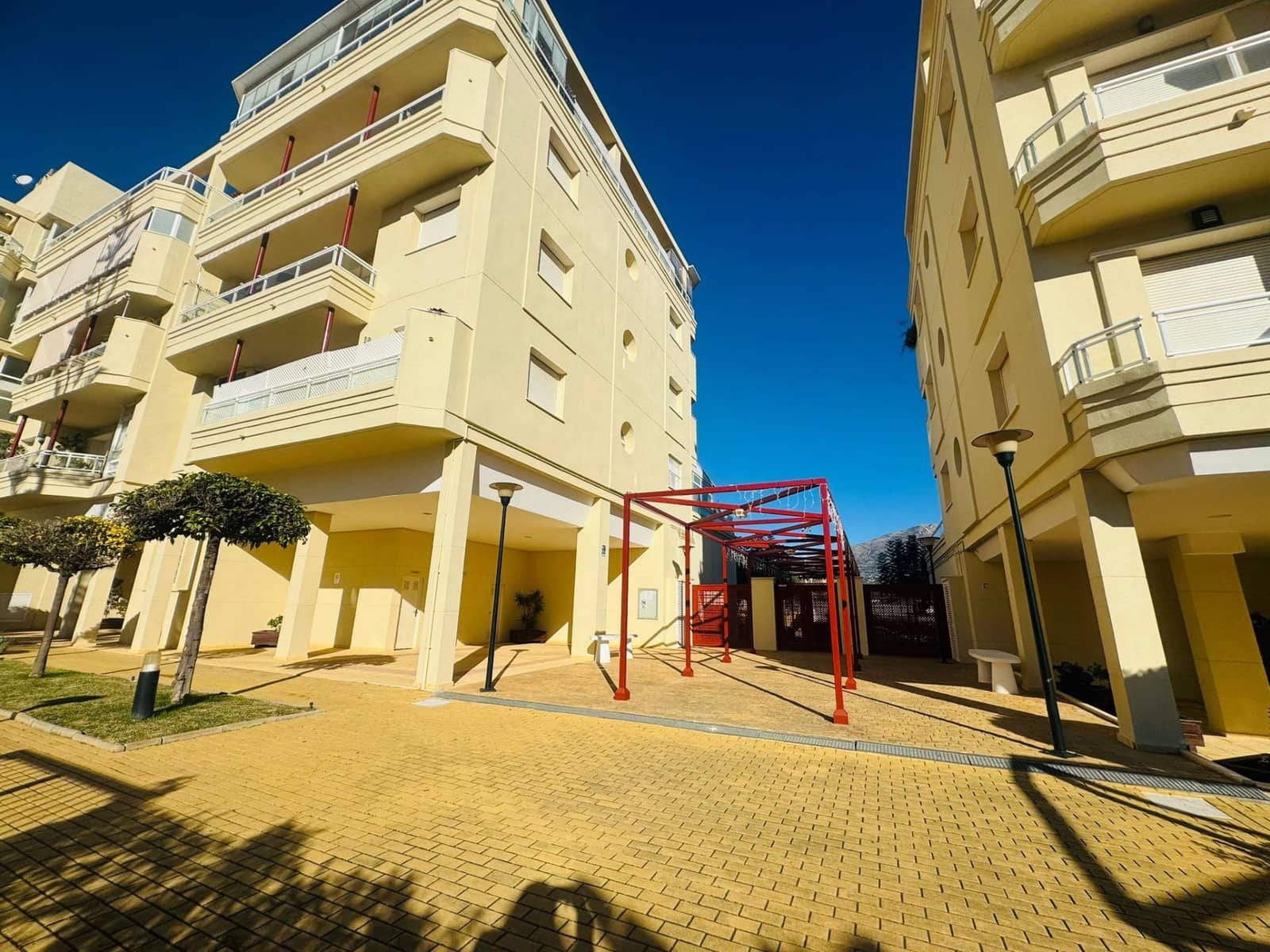 3 sovrum Lägenhet till salu i La Cala Hills med pool garage - 375 000 € (Ref: 9485315)