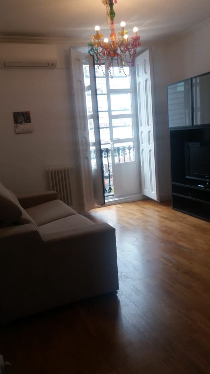 2 soverom Leilighet til leie i Madrid by - € 2 450 (Ref: 9486457)