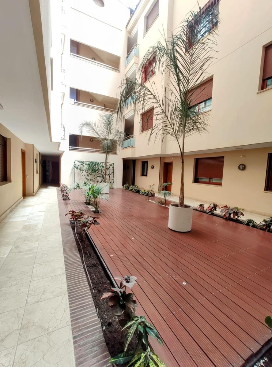 3 bedroom Apartment for sale in San Pedro de Alcantara with pool garage - € 999,000 (Ref: 9488391)