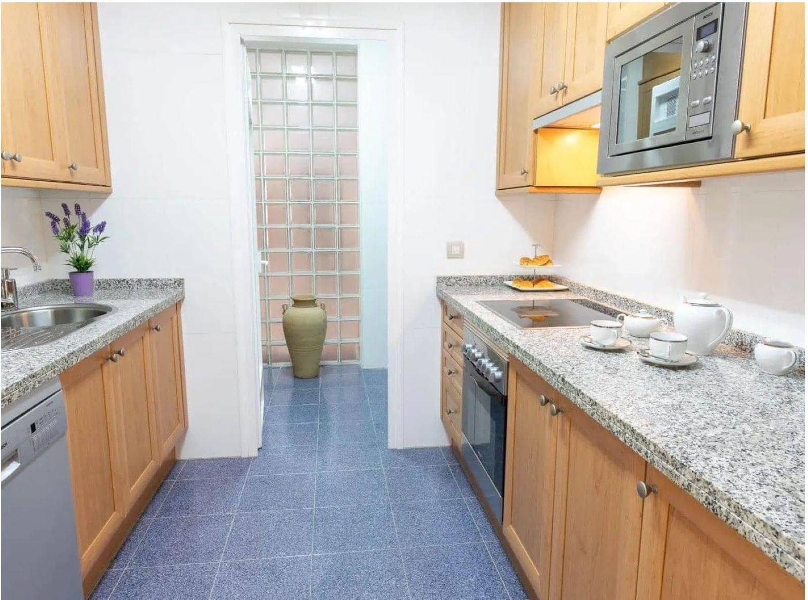 3 bedroom Apartment for sale in San Pedro de Alcantara with pool garage - € 999,000 (Ref: 9488391)