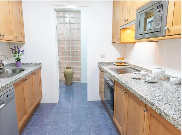 3 quarto Apartamento para venda em San Pedro de Alcantara, Marbella com piscina garagem - 999 000 € (Ref: 9488391)