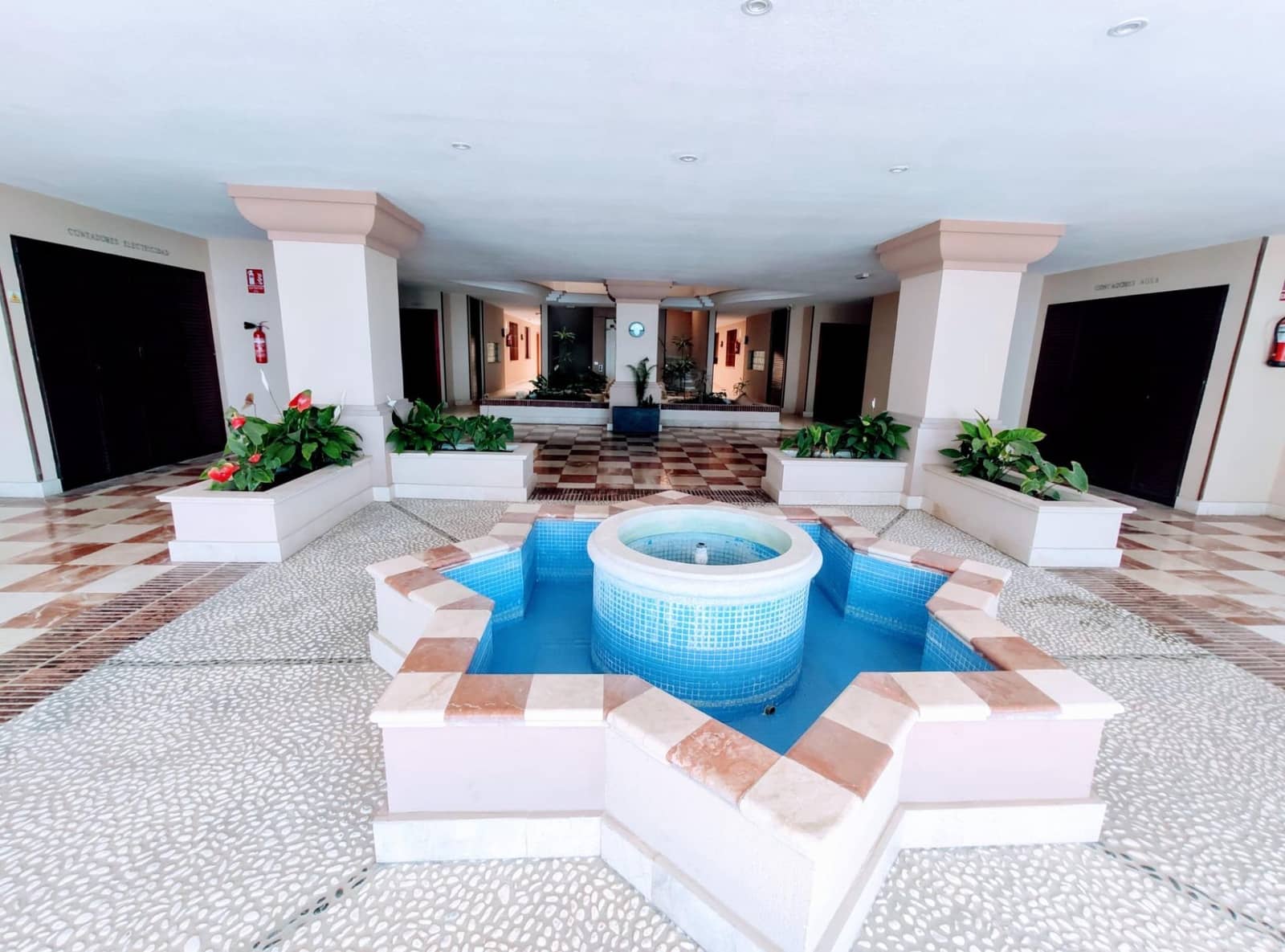 3 bedroom Apartment for sale in San Pedro de Alcantara with pool garage - € 999,000 (Ref: 9488391)