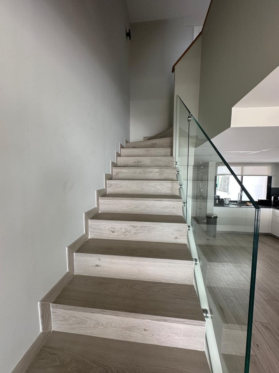 3 soveværelse Semi-Rækkehus til leje i Fuengirola med swimmingpool garage - € 4.400 (Ref: 9519056)