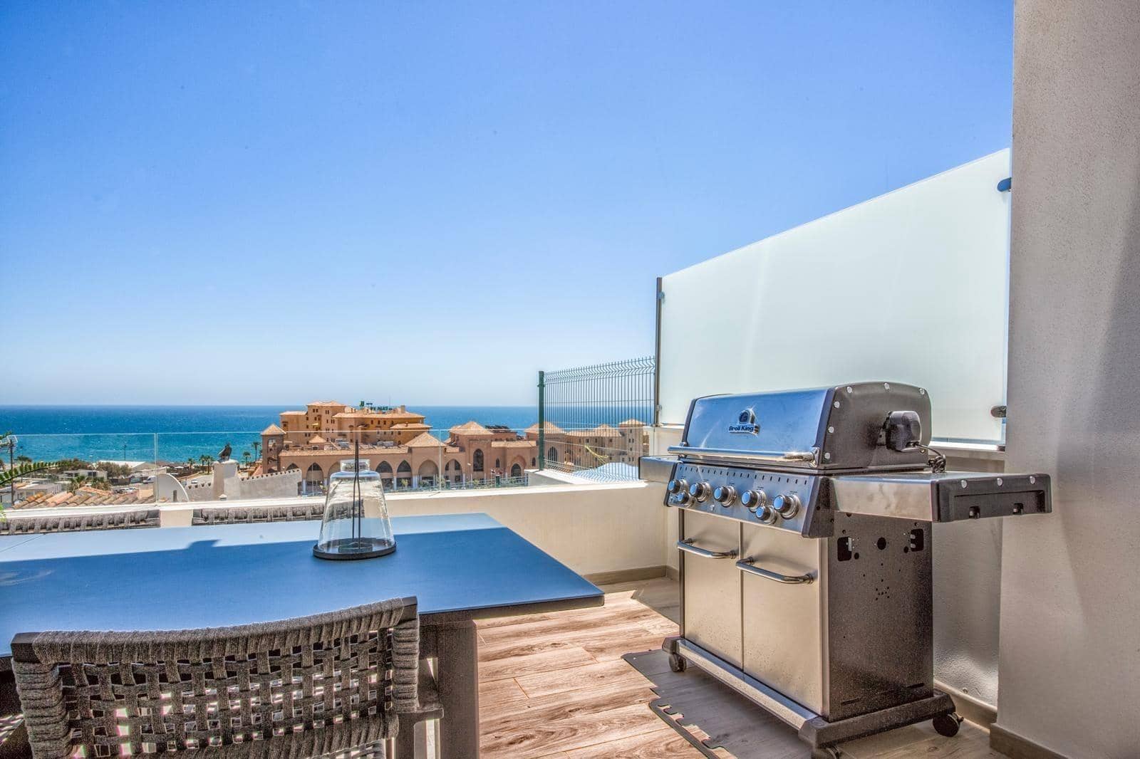 3 soveværelse Semi-Rækkehus til leje i Fuengirola med swimmingpool garage - € 4.400 (Ref: 9519056)