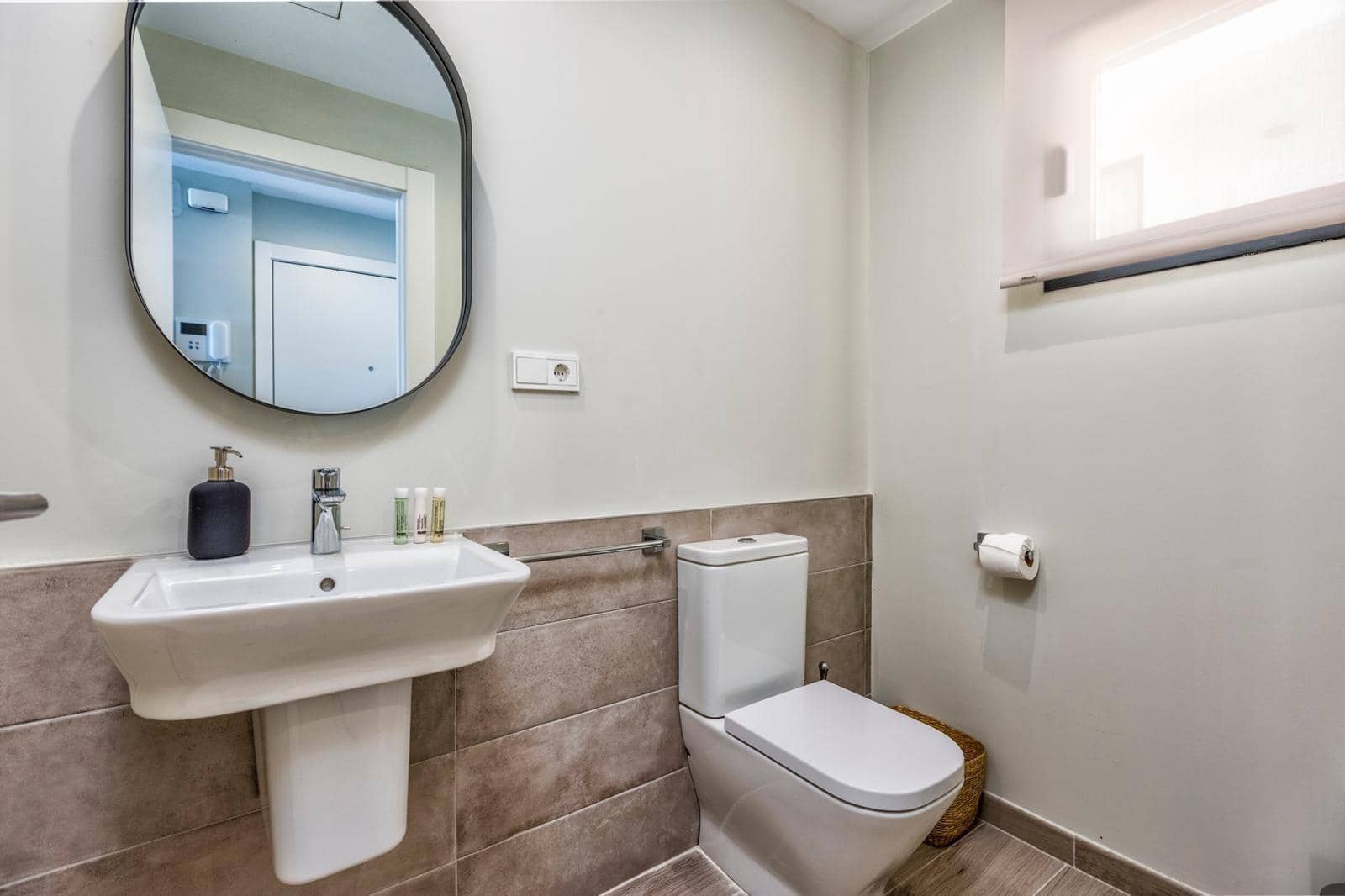 3 soveværelse Semi-Rækkehus til leje i Fuengirola med swimmingpool garage - € 4.400 (Ref: 9519056)