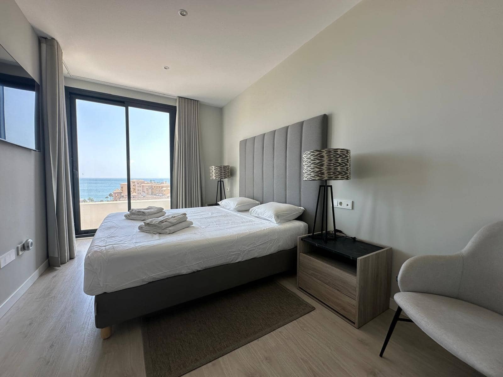 3 soveværelse Semi-Rækkehus til leje i Fuengirola med swimmingpool garage - € 4.400 (Ref: 9519056)